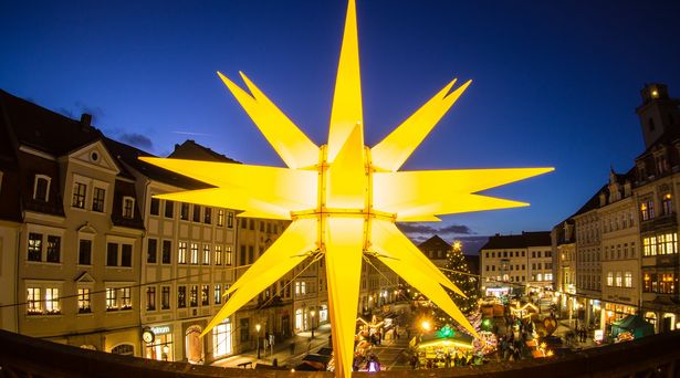 Herrnhuter Stern auf dem Weihnachtsmarkt Zittau