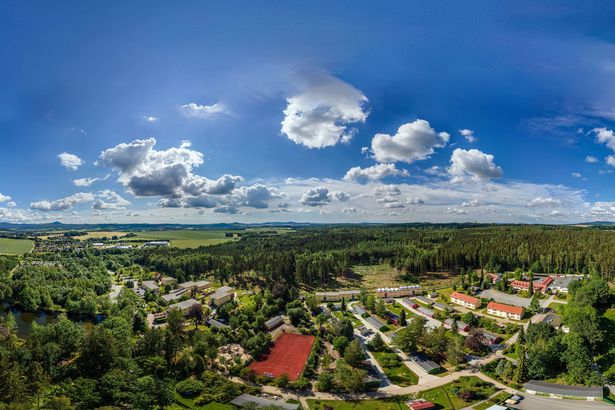 Die Anlage des KiEZ Querxenland aus der Luft fotografiert.