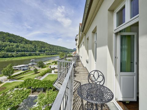 Blick vom Hotel auf die Elbe